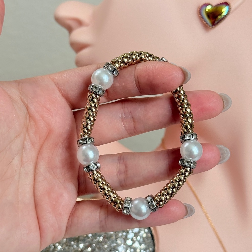 ⚜️ Gold and Silver Beaded Bracelet - Picture 5 of 7